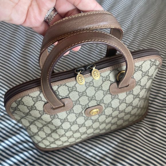 Gucci Supreme GG Handbag - Picture 4 of 17